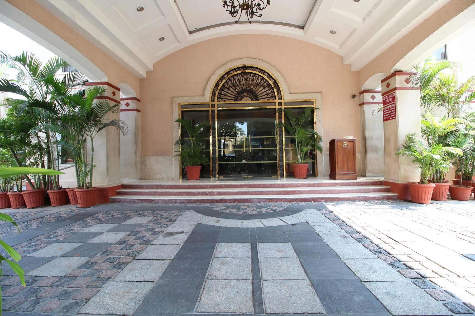 Beverly Hotel Madrás Exterior foto